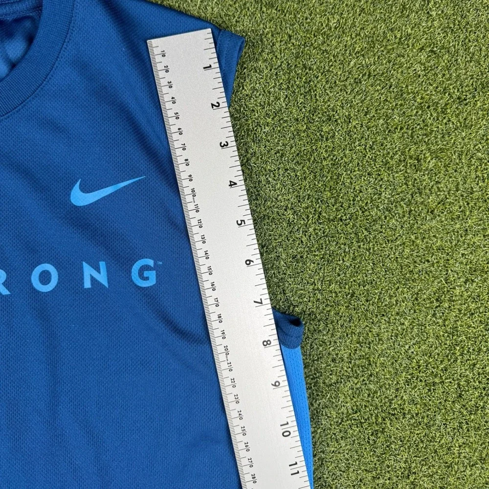 Nike Livestrong Sleeveless‎ Athletic Tank Top Mens Small Blue NikeFit Dri-Fit